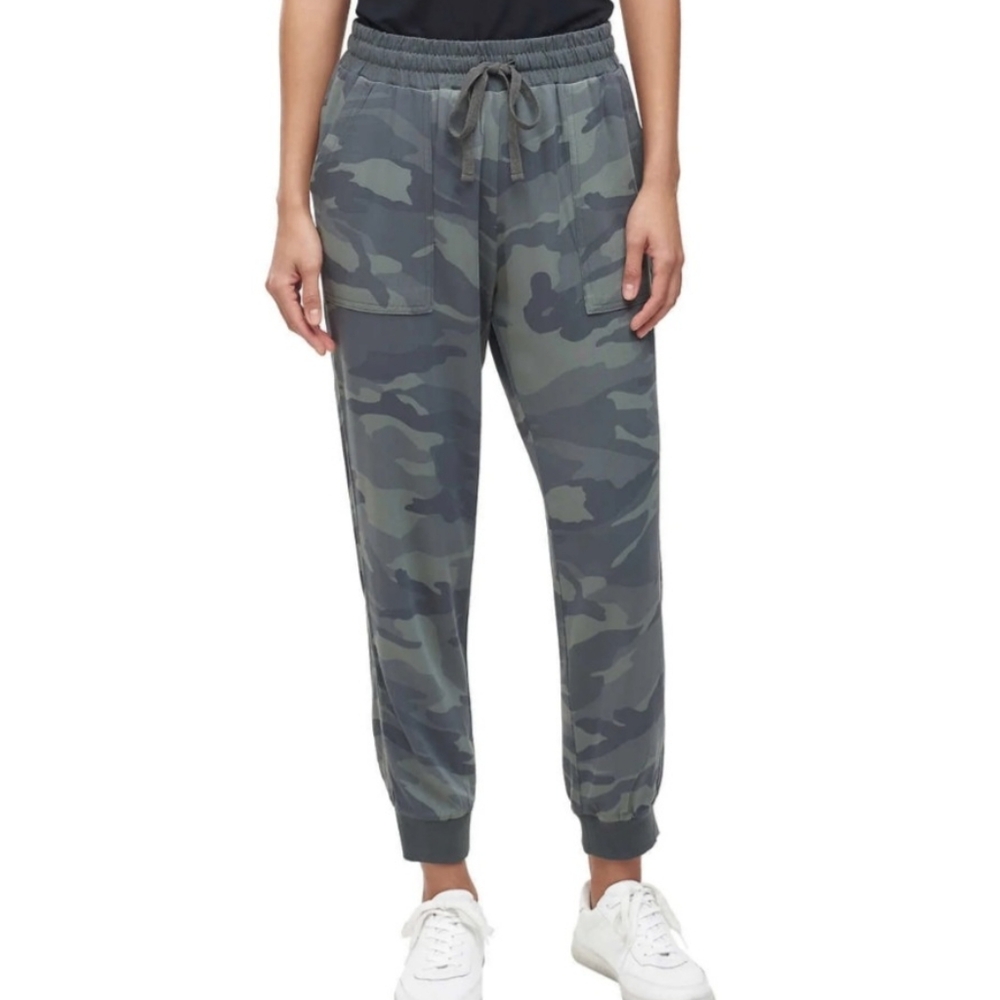 Splendid Dark Green Camo Patch Pockets Utility Joggers Athleisure Lounging S